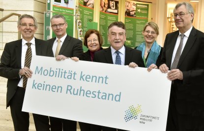 Minister Groschek stellt Öffentlichkeitskampagne „Mobilität kennt keinen Ruhestand“ vor