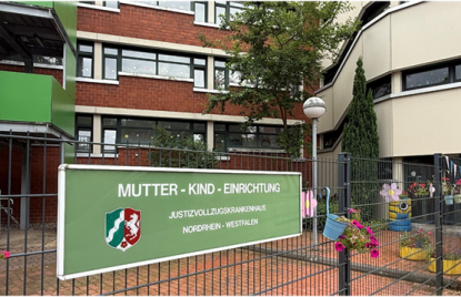 Eingangsbereich der Mutter-Kind-Einrichtung der JVA NRW in Fröndenberg