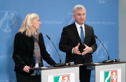 Ministerin Pfeiffer-Poensgen und Minister Pinkwart: Nordrhein-Westfalen will bundesweit führende Rolle bei Künstlicher Intelligenz