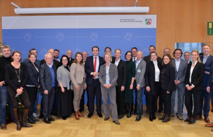 Landesregierung startet zweite Dialogrunde mit dem Beirat „Medien-Digital-Land NRW“ 