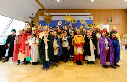 Der Ministerpräsident hat Sternsinger aus allen Diözesen zum Dreikönigssingen im Landeshaus empfangen