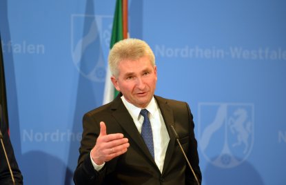 Pressekonferenz von Wirtschaftsminister Prof. Dr. Andreas Pinkwart zur Präsentation des Entfesselungspakets II