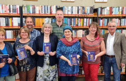 Staatssekretärin für Sport und Ehrenamt, Andrea Milz, hat am 17. September 2021 die Bibliothek Königswinter-Oberpleis besucht, die seit 25 Jahren ehrenamtlich betrieben wird.