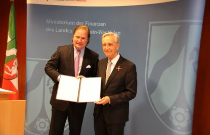 Verdienstkreuz 1. Klasse für Horst Vinken