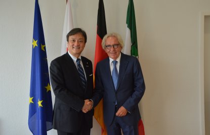 Minister Holthoff-Pförtner begrüßt den Vize-Außenminister von Japan