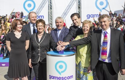 Medienministerin Angelica Schwall-Düren eröffnet die Gamescom 2015