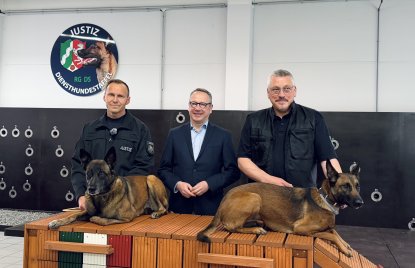 Bundesweit einmalig: Diensthunde des nordrhein-westfälischen Justizvollzugs erkennen neue psychoaktive Stoffe (NPS)