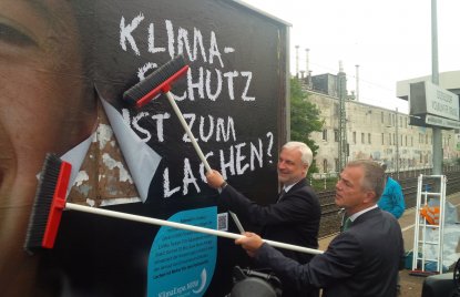 Umweltminister Remmel und Wirtschaftsminister Duin stellen die Plakatkampagne „Klimaschutz ist…“ der KlimaExpo.NRW vor