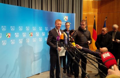 Innenminister Jäger versetzt den Kölner Polizeipräsidenten Albers in den einstweiligen Ruhestand