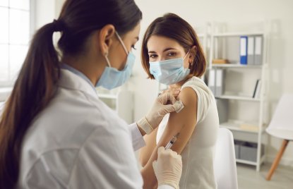 phb Impfen, junge Frau (2021)