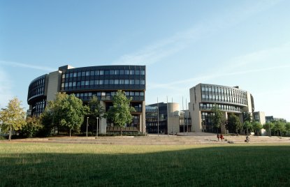 Bild der Frontseite des Landtagsgebäude
