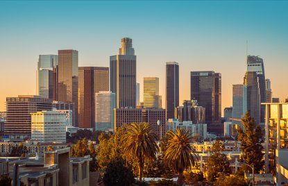 Skyline von Los Angeles in Sonnenuntergang