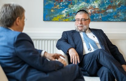 Ministerpräsident Armin Laschet empfängt Oberrabbiner Pinchas Goldschmidt