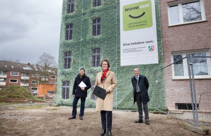 Ministerin Scharrenbach: Fassadenbegrünung macht die natürliche Stadtgestaltung möglich