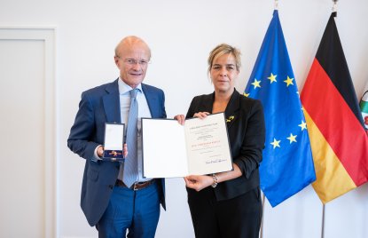 Bundesverdienstorden Prof. Josef Hegger