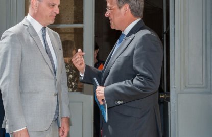 Armin Laschet reist zu Beginn der deutschen EU-Ratspräsidentschaft nach Paris