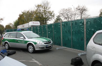 Mobile Sichtschutzzäune bei Verkehrsunfällen