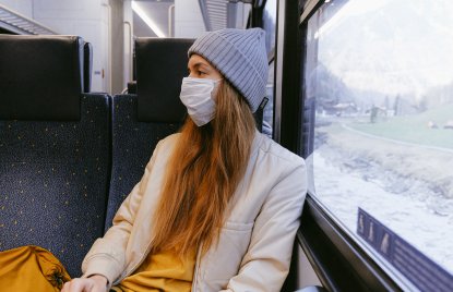 phb Frau, Corona, Bahn, Mundschutz