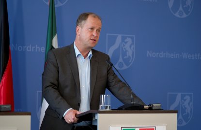 Minister Stamp: Landesregierung unterstützt Paare mit unerfülltem Kinderwunsch