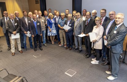 Polizei-Ruheständler erhalten Ausweise