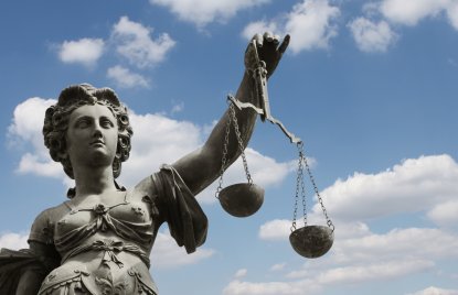 Bild Justitia mit Waage