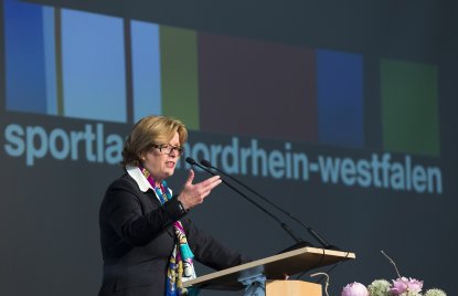 Ministerin Schäfer bei ihrer Ansprache