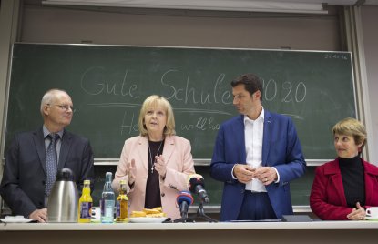 Ministerpräsidentin Hannelore Kraft besucht Schulzentrum Gerthe in Bochum 