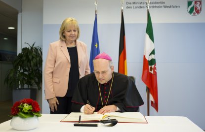 Künftiger Bischof von Aachen leistet Treueeid gegenüber dem Staat