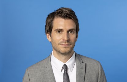 PHB Höller, Paul - neutral, blauer Hintergrund (2022)