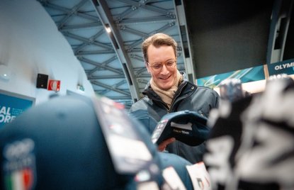 Ministerpräsident besucht das Eishockey Vorrundenspiel der Frauen, Deutschland – Italien