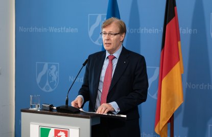 Presse-Briefing: Strafaufschub und begrenzte Strafunterbrechung