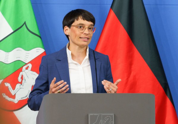 Kabinettpressekonferenz MKJFGFI Paul