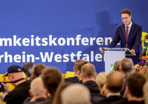„Du+Wir=Eins“ – Konferenz der Landesregierung im Kampf gegen Einsamkeit