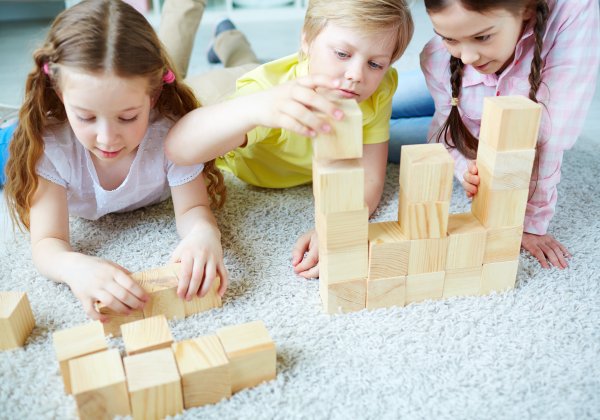 Bild Kindergarten Kinder Bauklötze